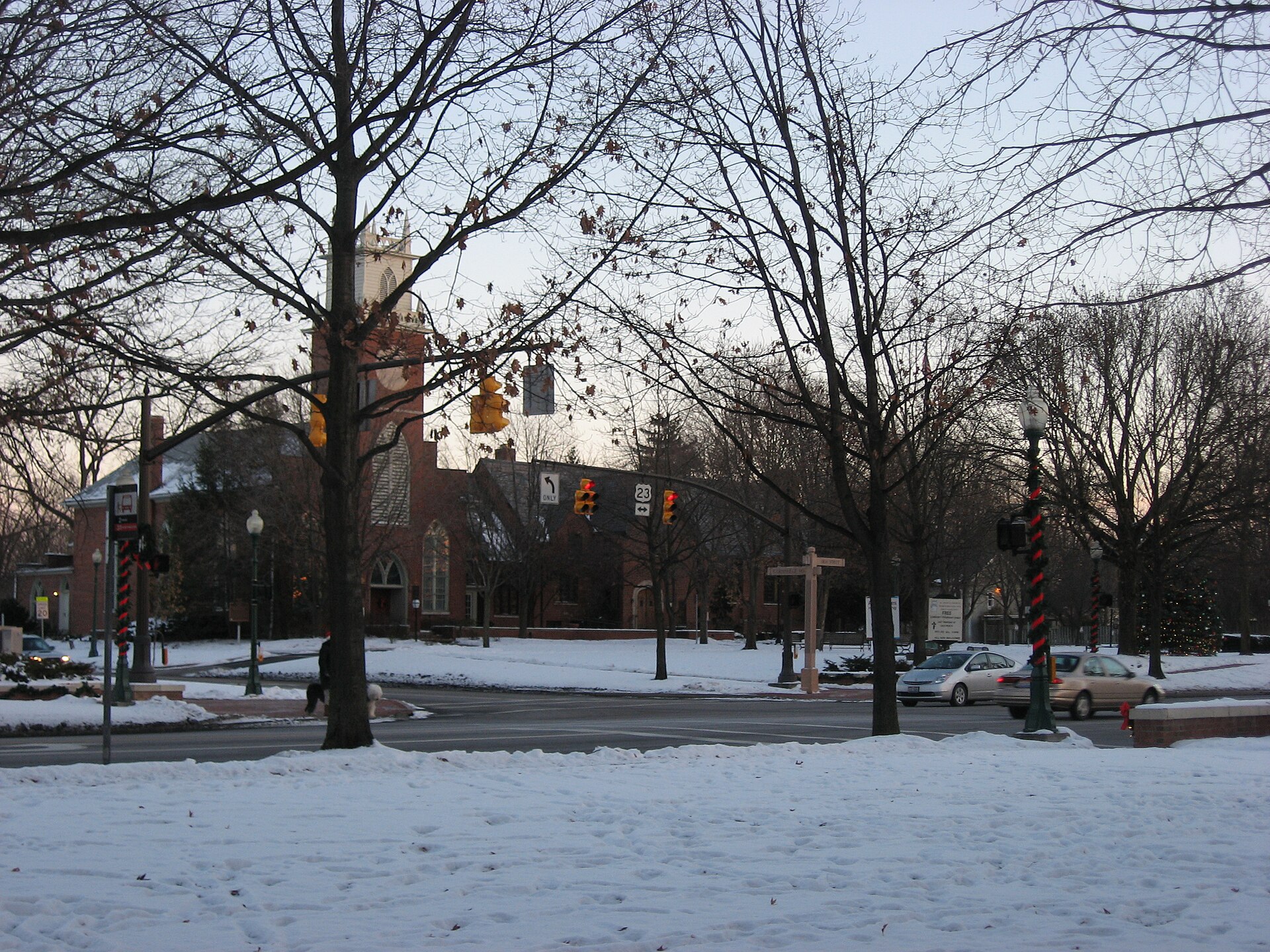 Worthington Public Square at High Street and Dublin-Granville Road in winter